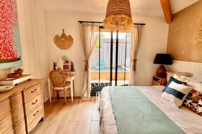 GRAND APPARTEMENT AVEC PISCINE, VUE FORÊT, À LÈGE CAP FERRET