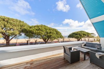 BEL APPARTEMENT EN PREMIÈRE LIGNE AVEC TERRASSE - ARCACHON CENTRE